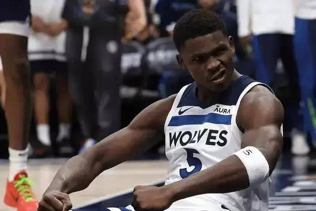 哈登26分库里空砍41分 快船逆转终结勇士5连胜